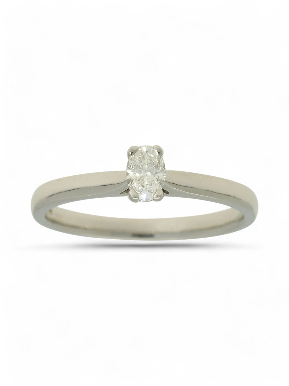 Diamond Solitaire Engagement Ring 0.25ct Oval Cut in Platinum