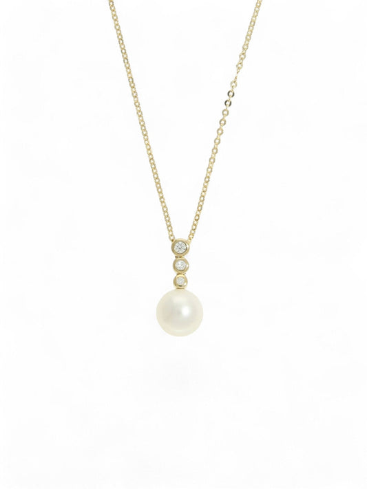 Pearl & Diamond Drop Pendant Necklace in 9ct Yellow Gold
