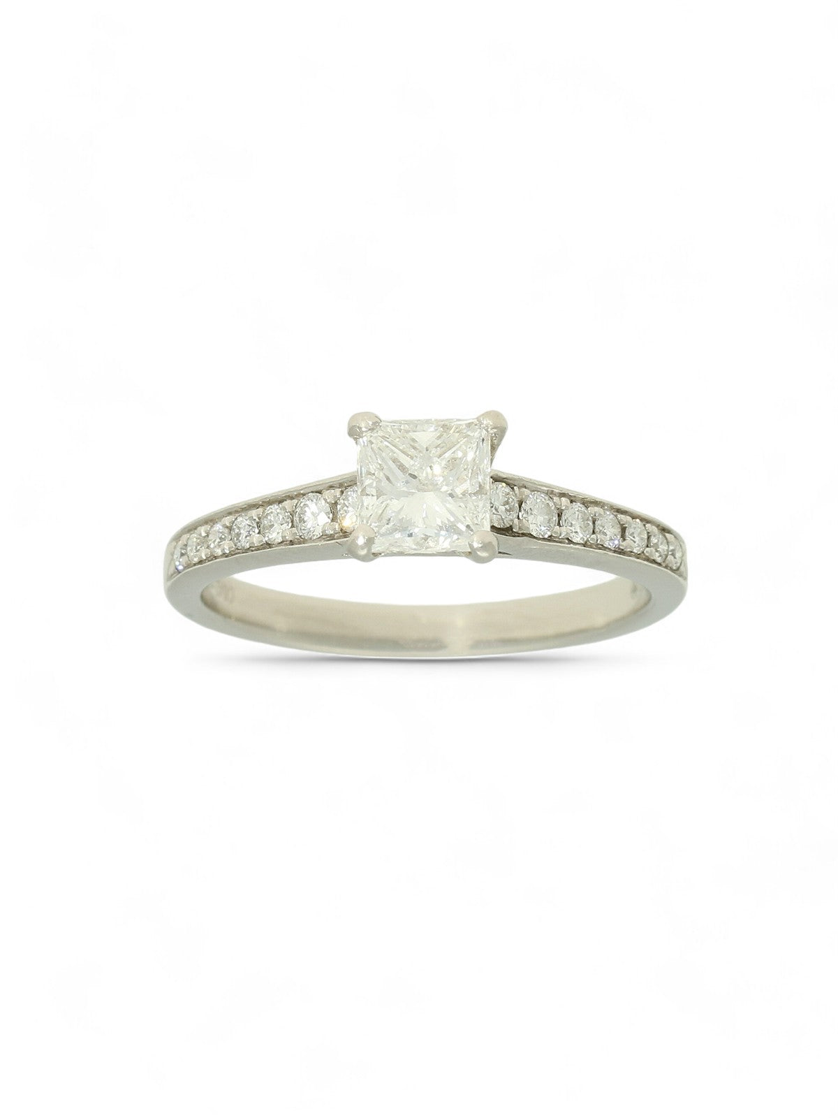 Pre Owned Diamond Solitaire Ring in Platinum with Diamond Set Shoulders