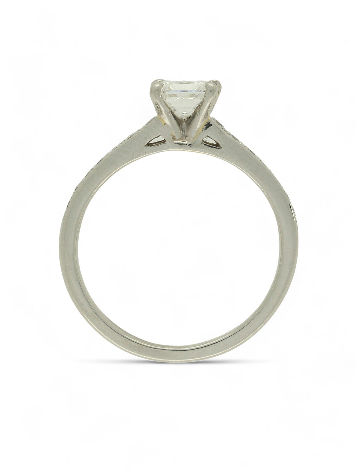 Pre Owned Diamond Solitaire Ring in Platinum with Diamond Set Shoulders