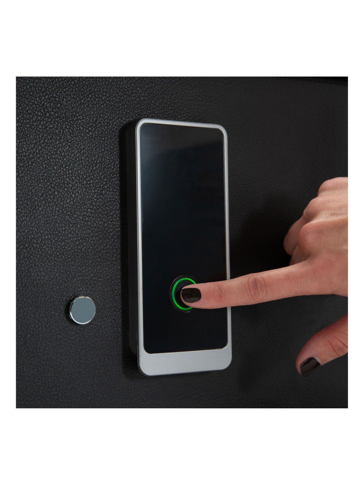 Wolf The Den 4 Piece Safe - Black *Online Exclusive*