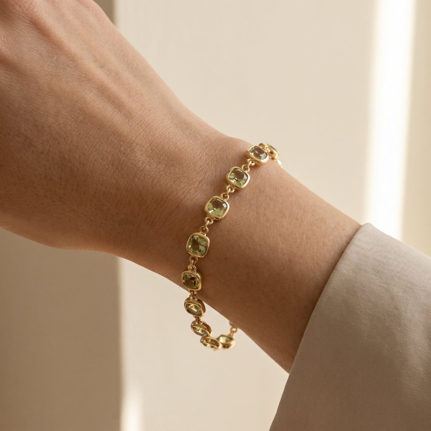 Pre-Owned Lemon Quartz Bracelet with Trigger Clasp in 9ct Yellow Gold