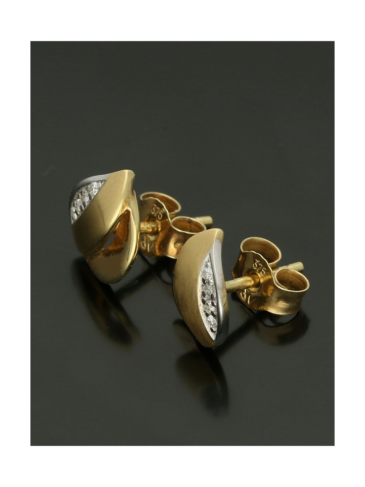Diamond Set Stud Earrings 0.04ct in 9ct Yellow Gold