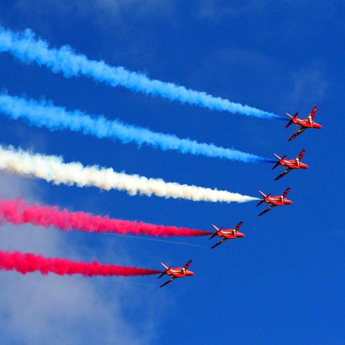 W.Bruford Welcomes the RAF Red Arrows to Eastbourne Airbourne ...