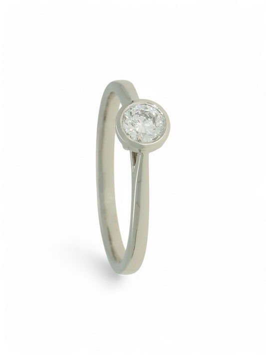 Diamond Solitaire Engagement Ring 0.30ct Round Brilliant Cut in Platinum
