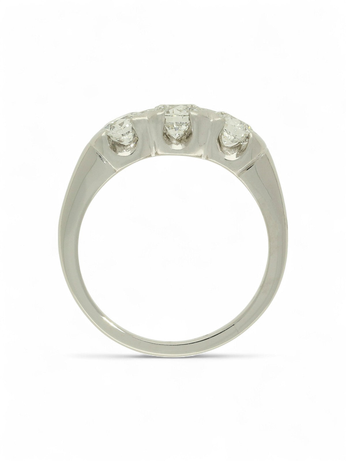 Pre Owned Diamond Round Brilliant Three Stone Ring in Platinum