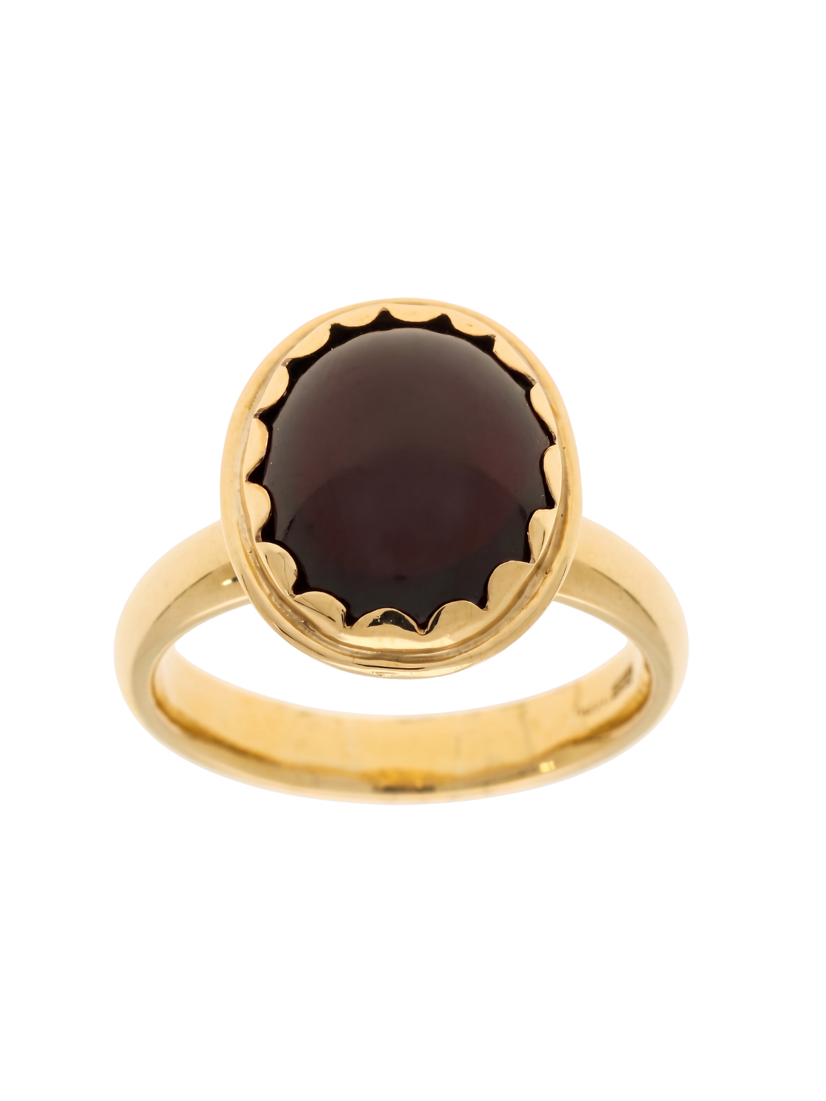 Pre-Owned Garnet Ring in 9ct Yellow Gold