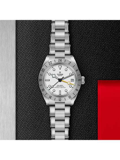 TUDOR Black Bay Pro Watch 39mm M79470-0004