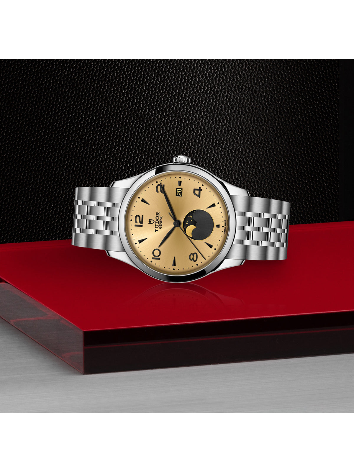 TUDOR 1926 Luna Watch M91560-0001