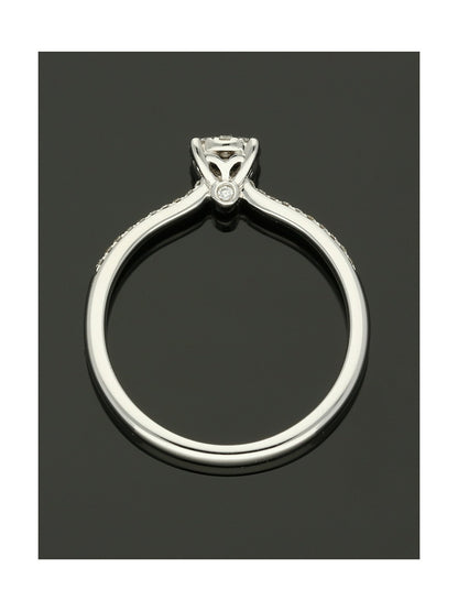 Diamond Cluster Ring 0.18ct Round Brilliant Cut in 18ct White Gold with Diamond Shoulders