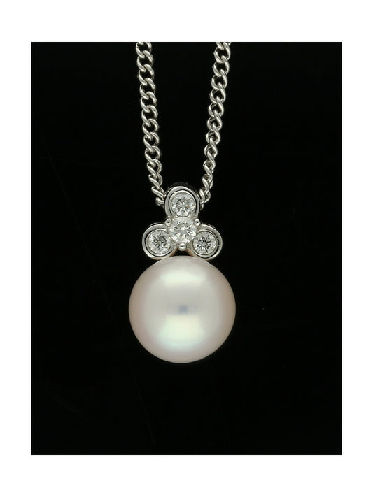 White Freshwater Pearl and diamond Pendant Necklace in 18ct White Gold