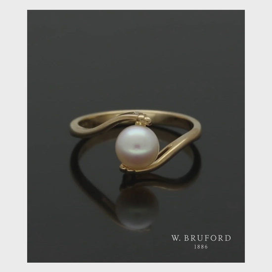 White Cultured Pearl Ring in 9ct Yellow Gold